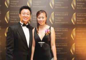 蒲豪德JONATHAN 林秋芬GRACE 驰骋商场 举案齐眉 慈怀谱爱 比翼双飞