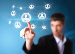 通过价值主张（Value Propositions） 迎合特定客户细分群体需求