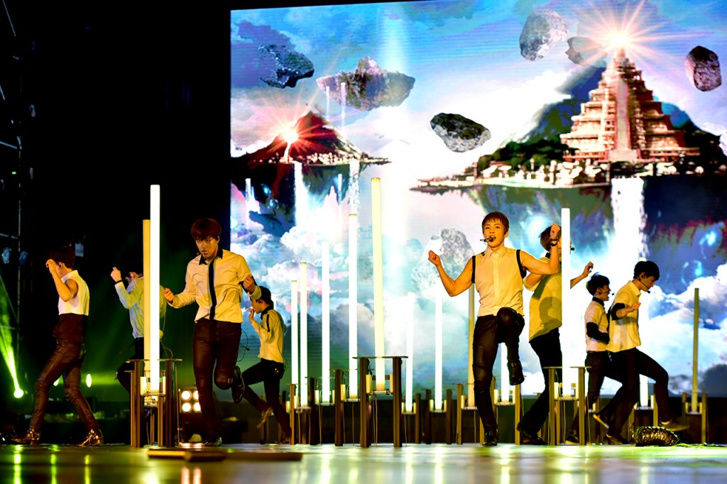 EXO performing El Dorado